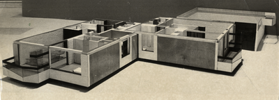 403653 Afbeelding van een maquette met de woningindeling van de experimentele woningen in, vermoedelijk, de wijk ...